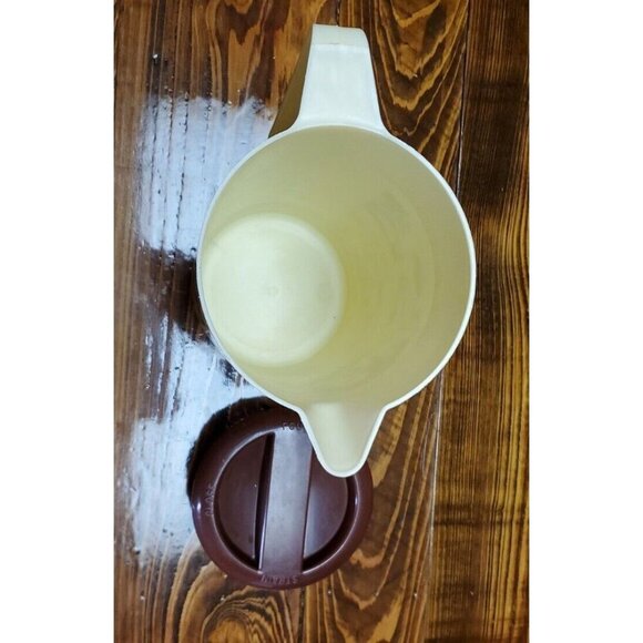 Vintage Montgomery Ward & Co. Tan and Brown 2 Quart Pitcher Advertising Catalog - Picture 9 of 13